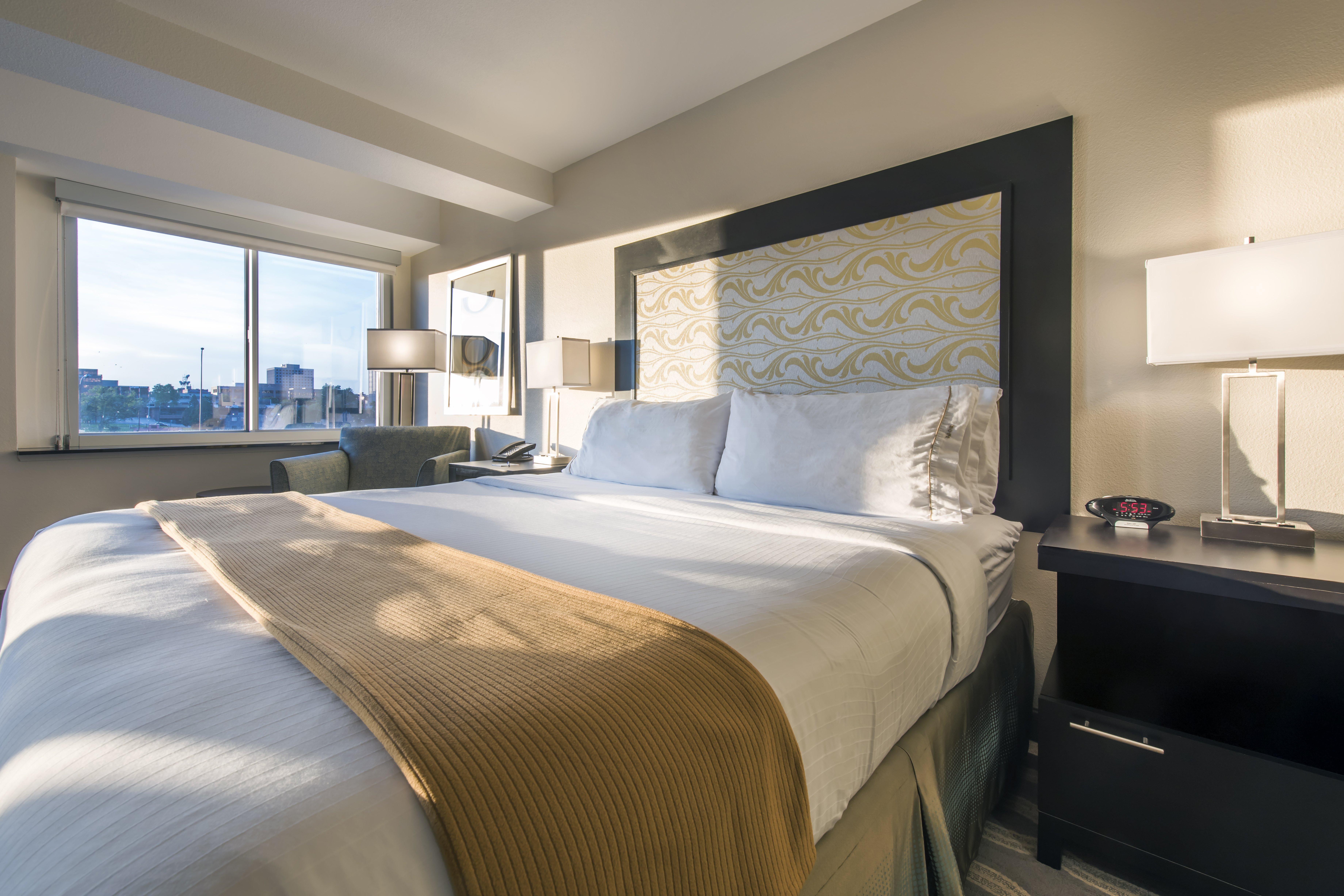 Holiday Inn Express & Suites Colorado Springs Central By Ihg Екстериор снимка