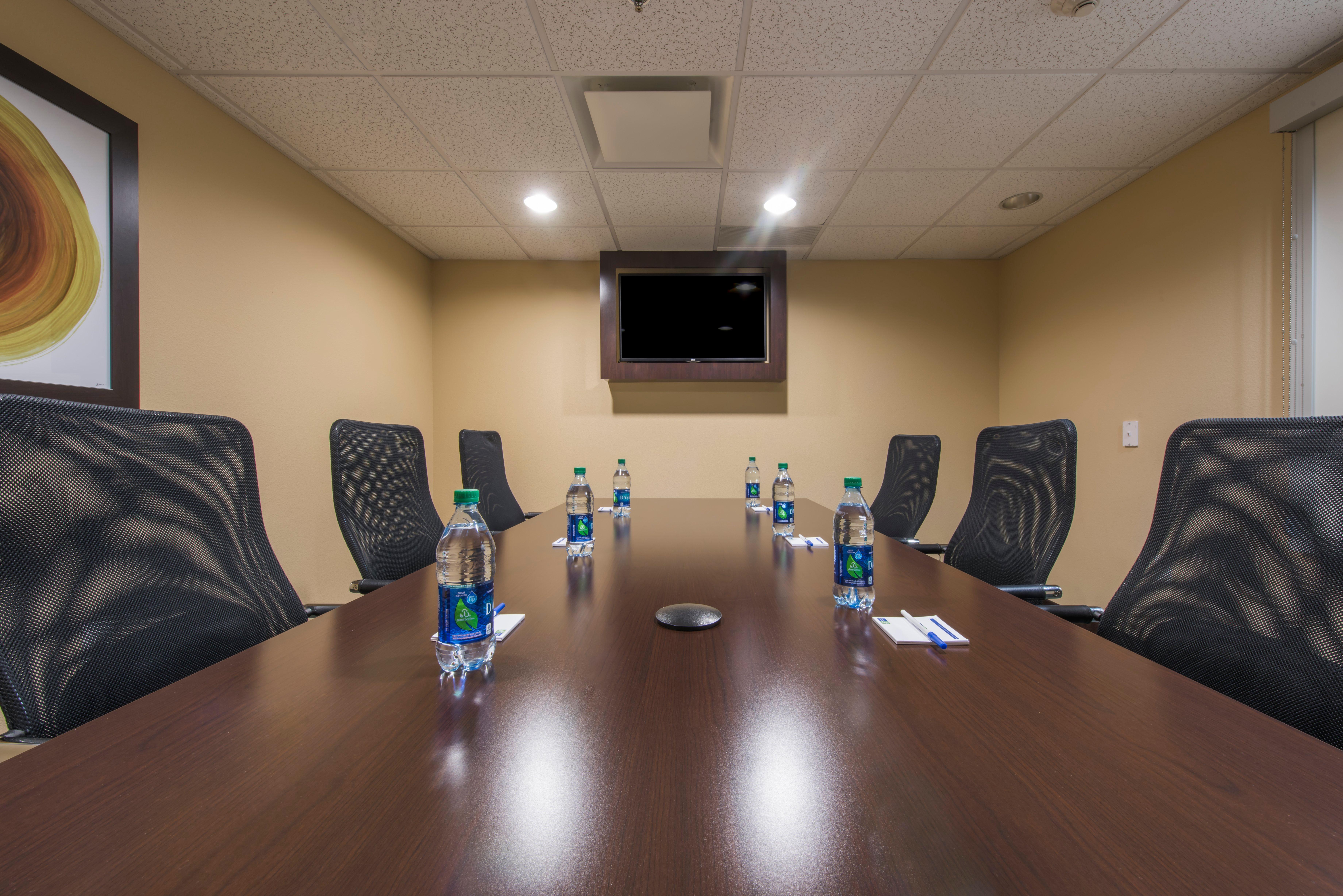 Holiday Inn Express & Suites Colorado Springs Central By Ihg Екстериор снимка