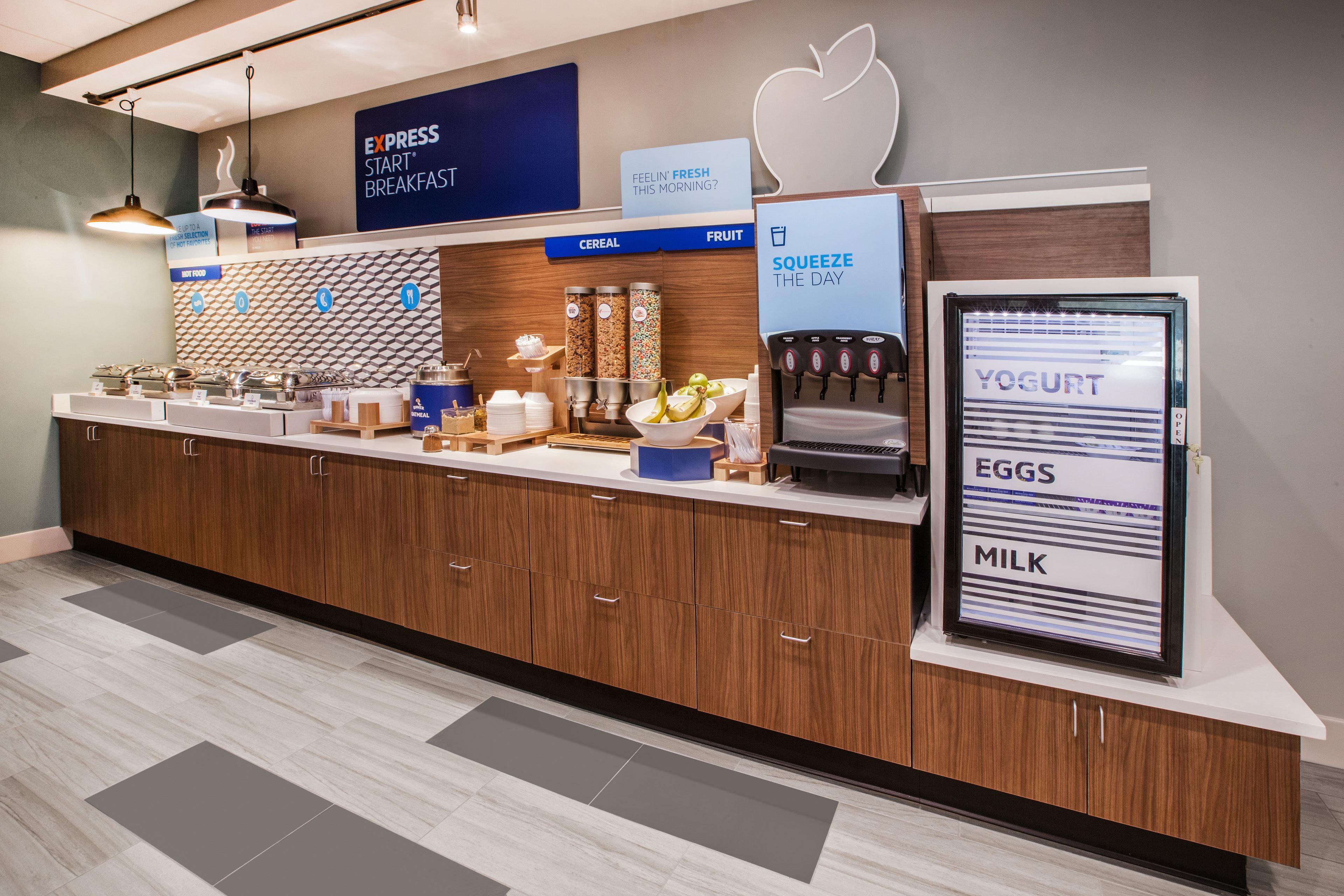 Holiday Inn Express & Suites Colorado Springs Central By Ihg Екстериор снимка
