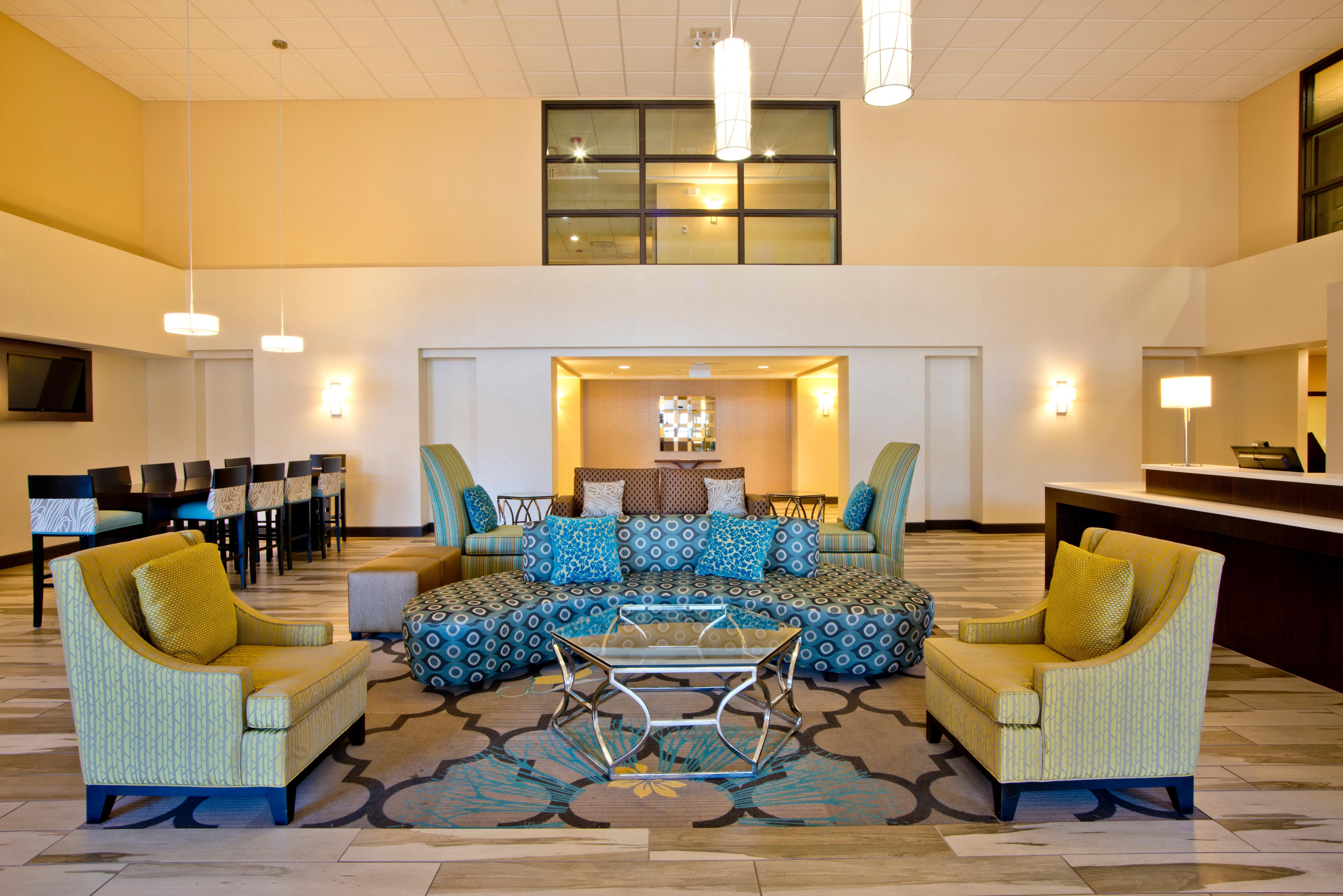 Holiday Inn Express & Suites Colorado Springs Central By Ihg Екстериор снимка
