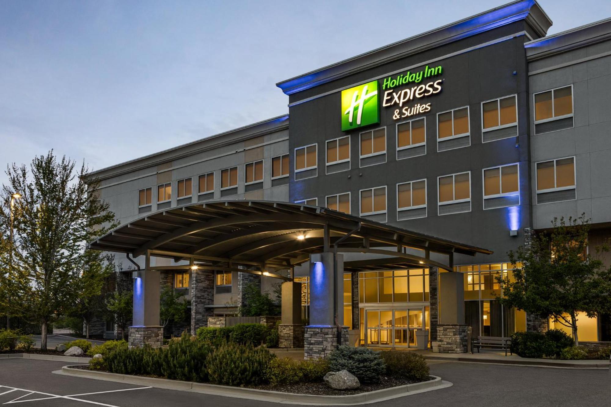 Holiday Inn Express & Suites Colorado Springs Central By Ihg Екстериор снимка