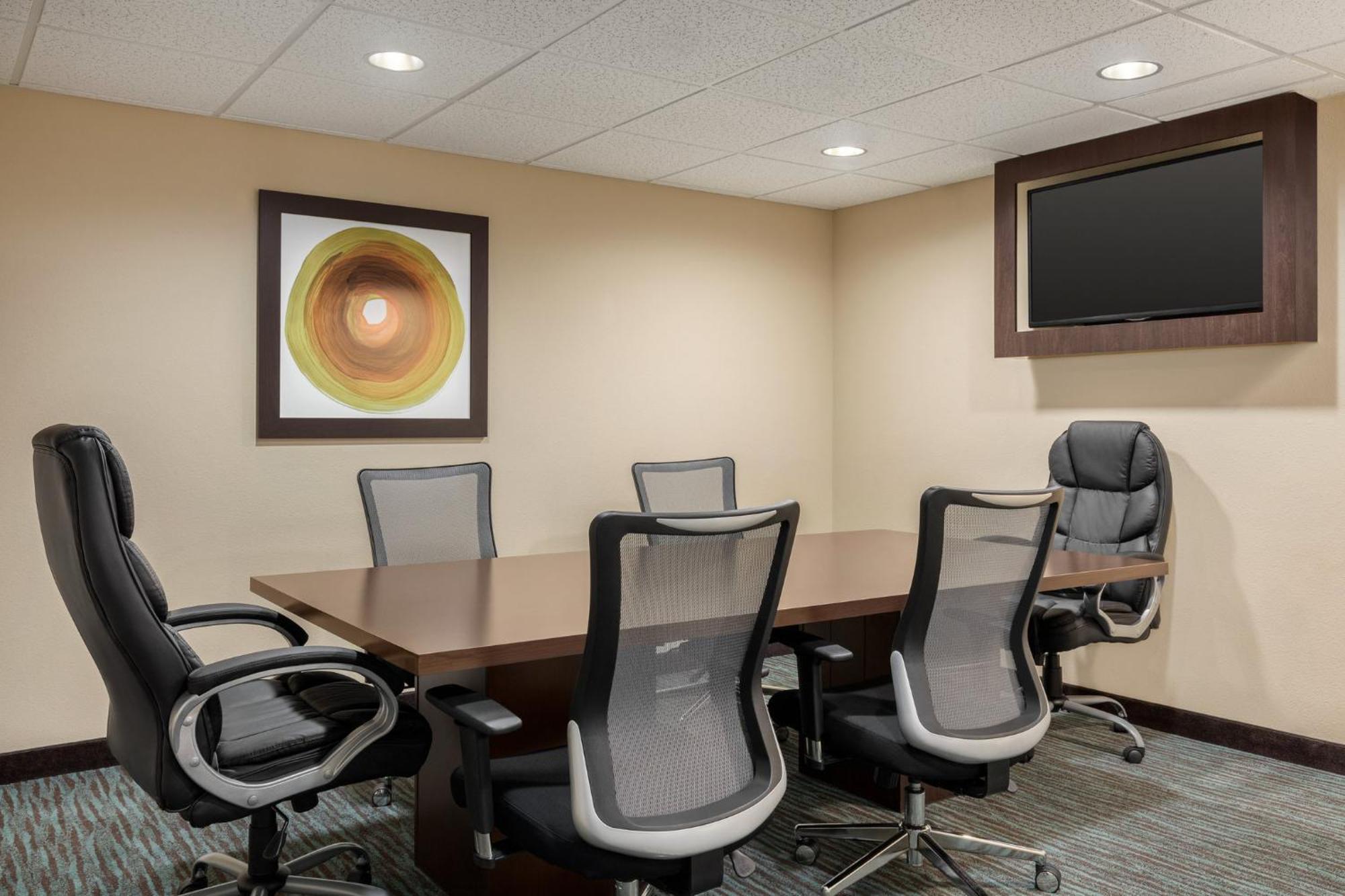 Holiday Inn Express & Suites Colorado Springs Central By Ihg Екстериор снимка