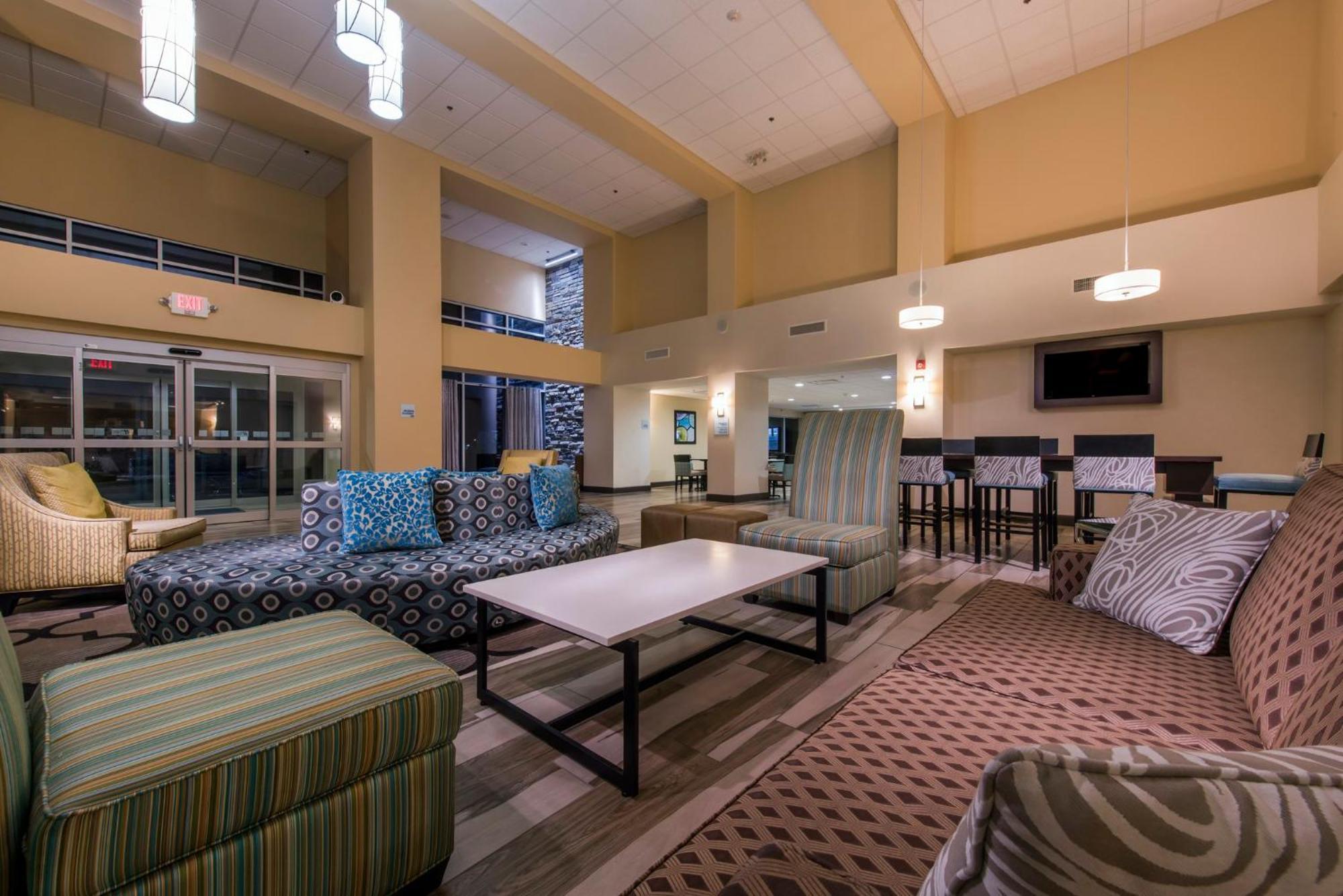 Holiday Inn Express & Suites Colorado Springs Central By Ihg Екстериор снимка