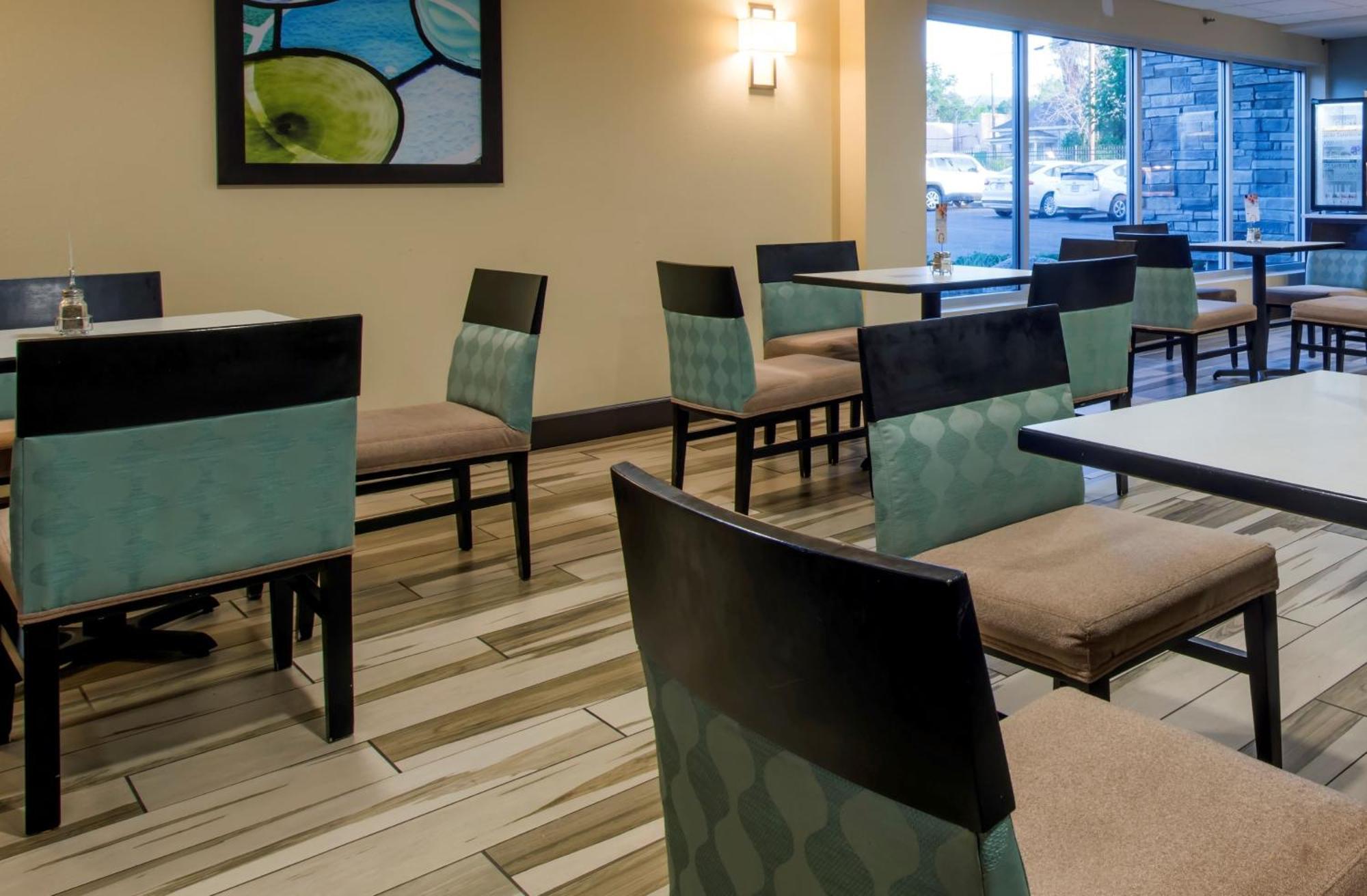 Holiday Inn Express & Suites Colorado Springs Central By Ihg Екстериор снимка